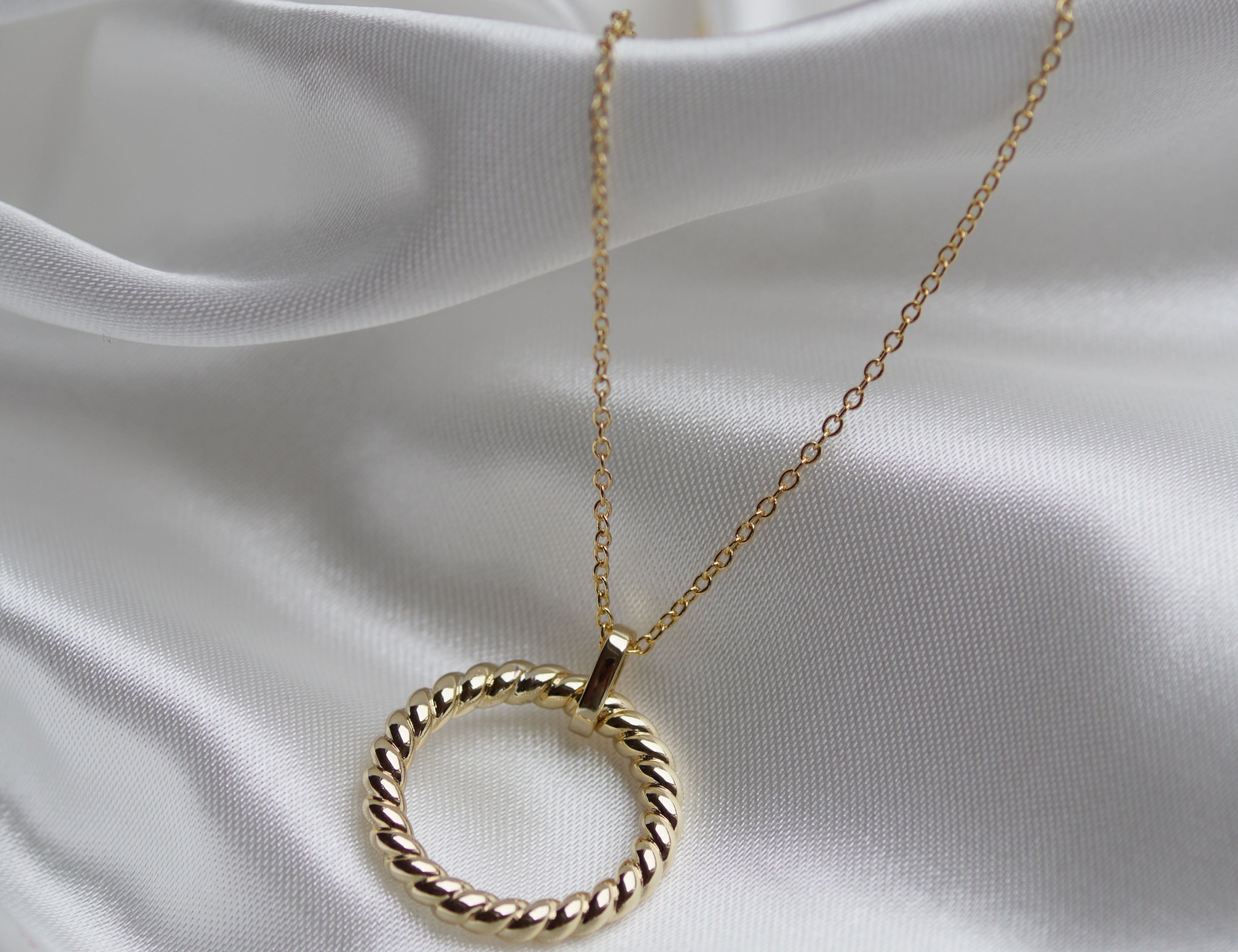 Karma Circle Necklace - Junk Jewels