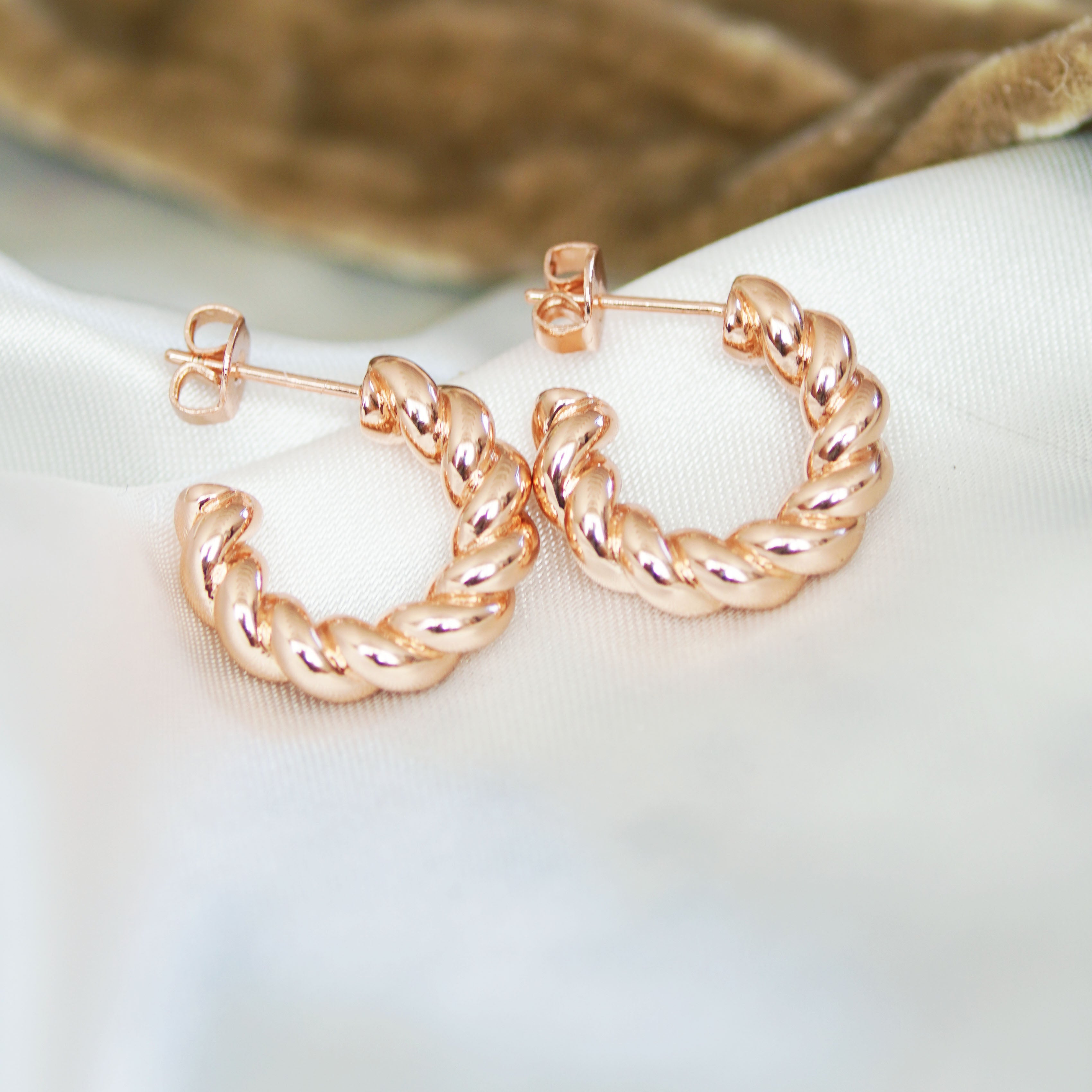 Twisted Hoop Earrings - Junk Jewels